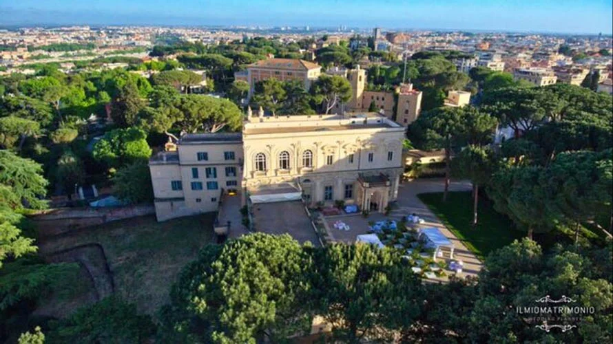 Veduta aerea di Villa Aurelia e del panorama di Roma