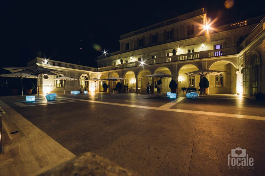 Villa illuminata di notte – Matrimonio a Villa Miani